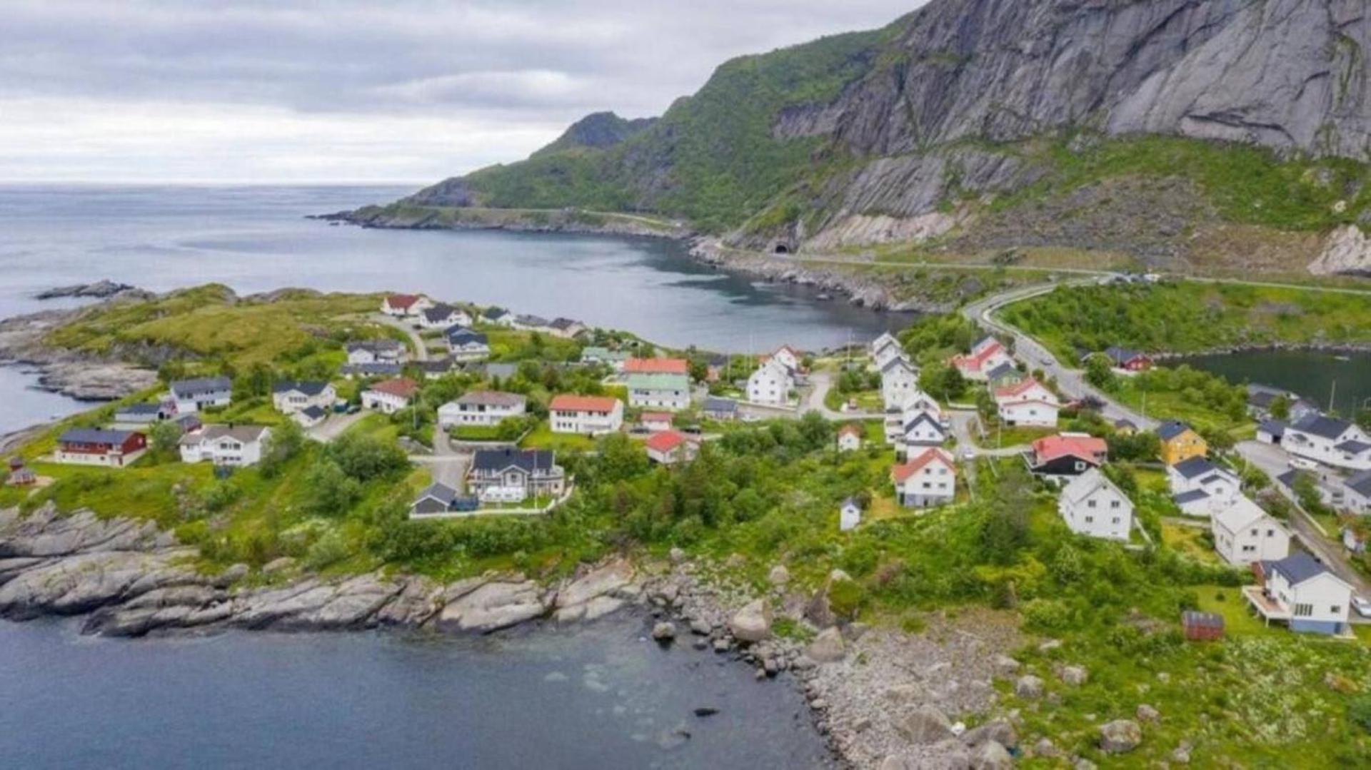 House By The Sea Reine, Lofoten Exterior photo